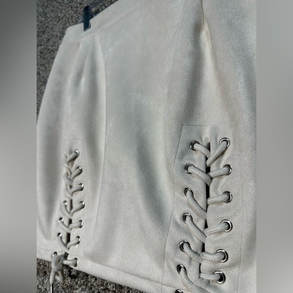 NWOT High Waist Lace Up Faux Suede Bodycon Skirt Size XL - Picture 6 of 7
